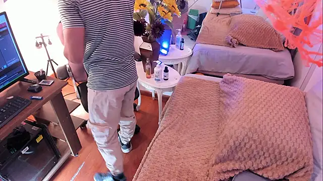 Tom cooper  online show from October 21, 2025, 12:59 pm