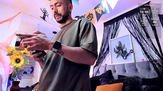 Tom cooper  online show from October 23, 2025, 12:37 pm