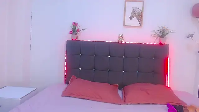 candy lux  online show from July 15, 2026, 7:21 pm
