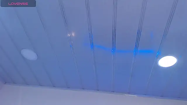 candy lux  online show from February 6, 2026, 9:11 pm