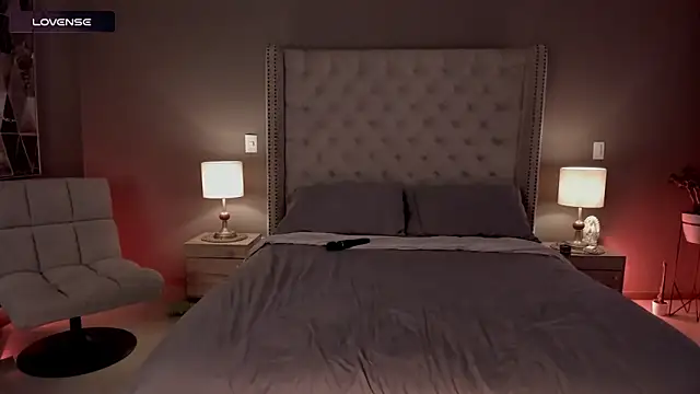 vangie  online show from September 12, 2025, 10:53 pm