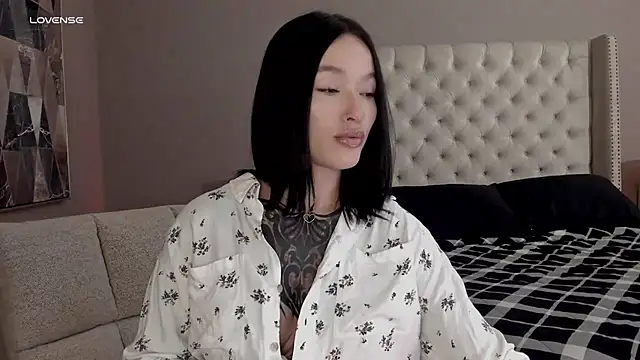 vangie  online show from September 27, 2025, 9:54 pm