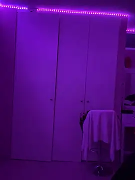 DarianaGuzz online show from January 13, 2025, 6:49 am