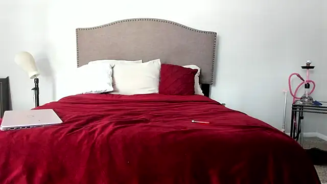 yiauana online show from September 20, 2025, 6:02 pm