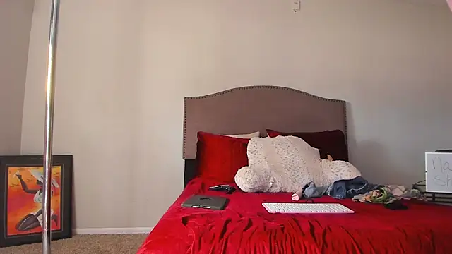 yiauana online show from November 17, 2025, 6:34 pm