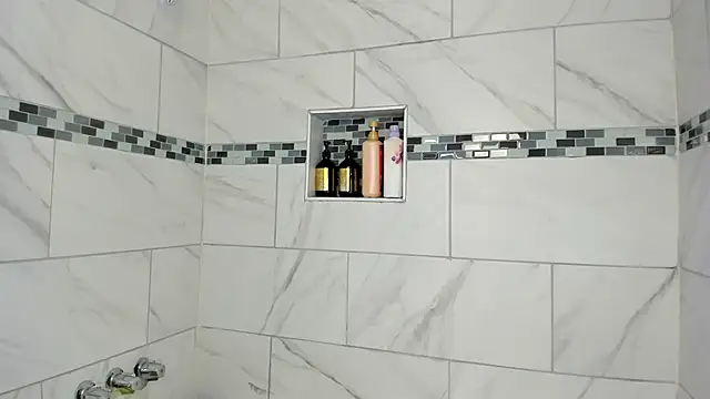 yiauana online show from September 19, 2025, 4:16 am