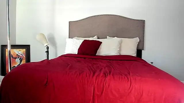 yiauana online show from September 19, 2025, 4:22 pm