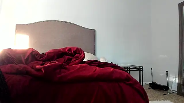 yiauana online show from September 27, 2025, 1:06 pm