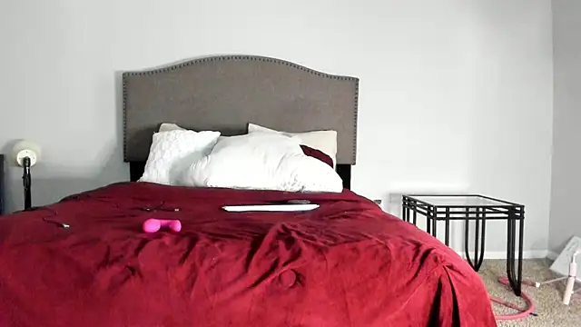 yiauana online show from September 23, 2025, 1:56 am