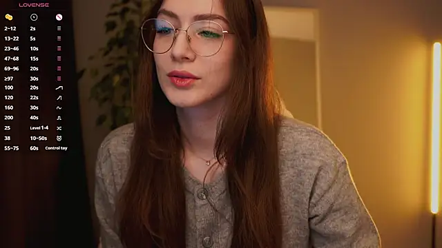 Ester Hill online show from November 17, 2025, 1:20 am