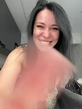 Snapshot of CuteNata chatting on February 4, 2026, 10:21 am CuteNata online show from February 4, 2026, 10:21 am