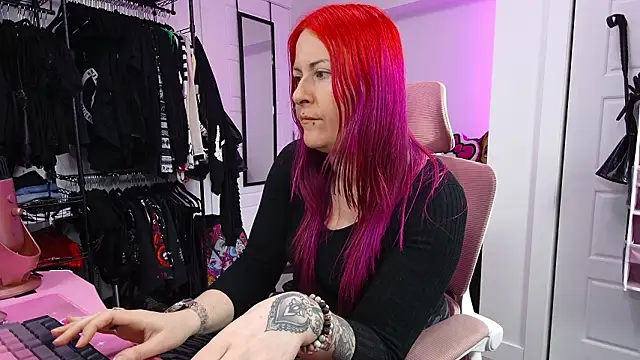 Snapshot of gennyrock chatting on February 20, 2026, 5:48 pm gennyrock online show from February 20, 2026, 5:48 pm