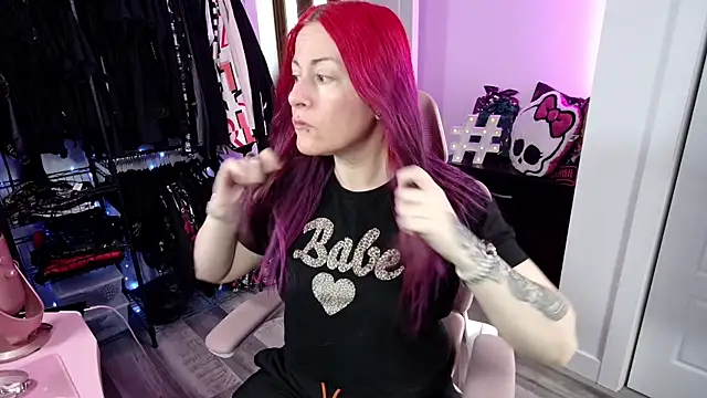 Snapshot of gennyrock chatting on December 15, 2025, 1:28 pm gennyrock online show from December 15, 2025, 1:28 pm