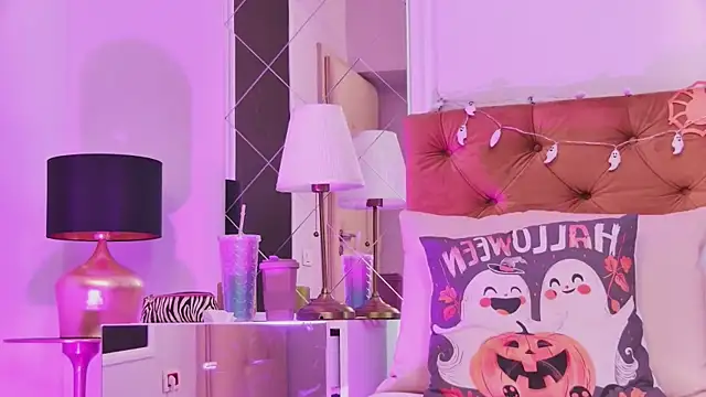 EmilyColle  online show from October 25, 2025, 4:44 am