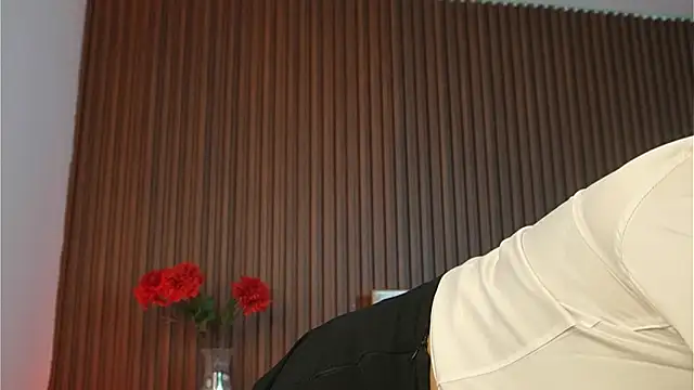 keyla scott  online show from October 31, 2025, 2:57 pm