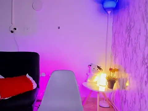 chloe blue online show from November 28, 2025, 11:21 am