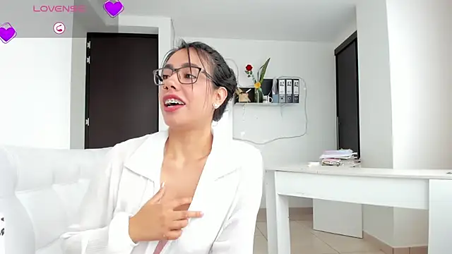 Snapshot of susana_monroy chatting on March 11, 2026, 6:35 pm susana monroy online show from March 11, 2026, 6:35 pm