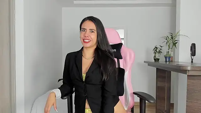 susana monroy online show from March 21, 2025, 9:01 pm