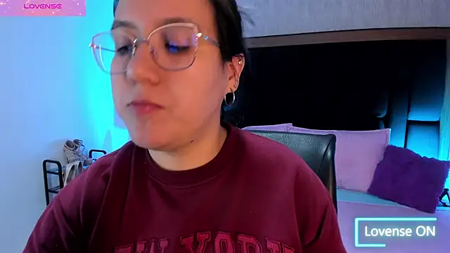 sweet--emily online show from October 14, 2025, 4:13 am