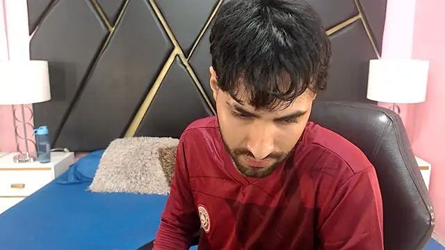 MilanZaire online show from September 11, 2025, 12:32 am