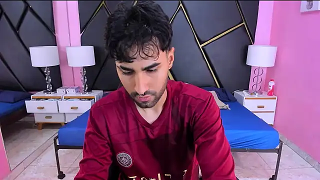 MilanZaire online show from October 28, 2025, 12:33 am