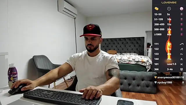 supermanboy94 online show from October 9, 2025, 5:52 am