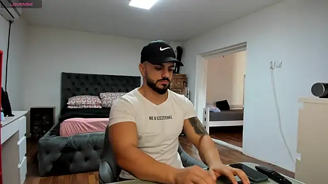 supermanboy94 online show from November 3, 2025, 7:24 am