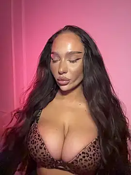 Snapshot of CardiSweetBaby chatting on February 16, 2026, 8:29 pm CardiSweetBaby online show from February 16, 2026, 8:29 pm