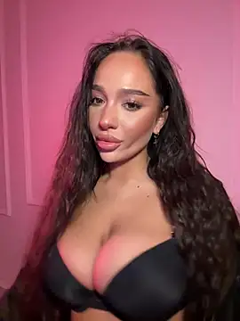 Snapshot of CardiSweetBaby chatting on February 2, 2026, 7:24 pm CardiSweetBaby online show from February 2, 2026, 7:24 pm