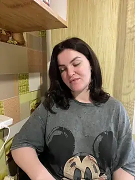 Karolina llove online show from March 3, 2025, 2:28 pm