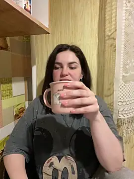 Karolina llove online show from March 2, 2025, 4:36 pm