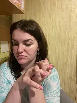 Karolina llove online show from February 15, 2025, 6:12 pm