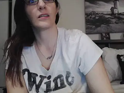 Snapshot of CrystalLakeXO chatting on March 9, 2025, 10:19 am CrystalLakeXO online show from March 9, 2025, 10:19 am