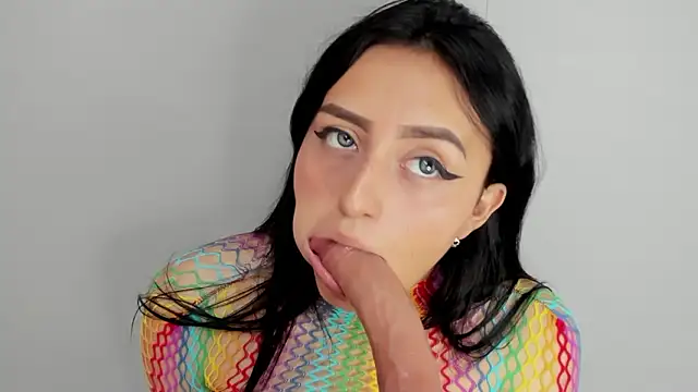 Snapshot of Lesly_sexy4u chatting on February 15, 2026, 3:29 am Lesly sexy4u online show from February 15, 2026, 3:29 am