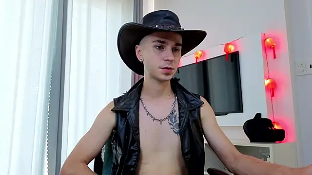 Joseph  Quinn online show from April 12, 2026, 1:09 am