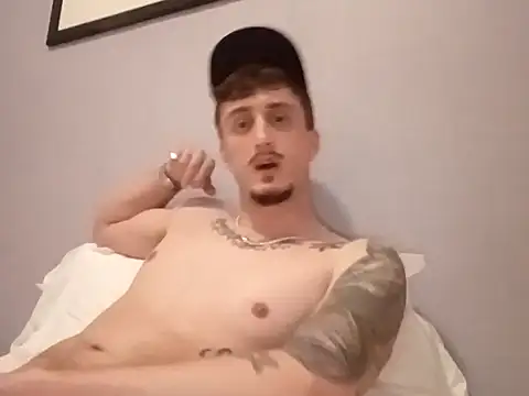 Snapshot of Kingloyal96 chatting on November 28, 2025, 9:15 pm Kingloyal96 online show from November 28, 2025, 9:15 pm