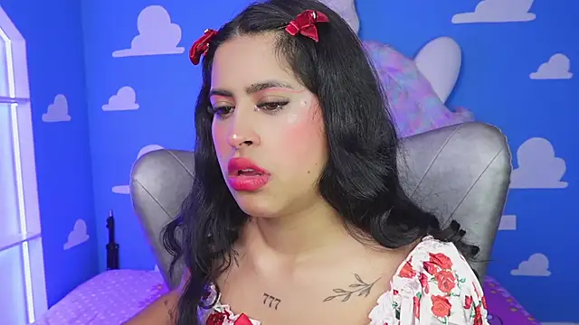 miss romyna online show from November 6, 2025, 11:03 am