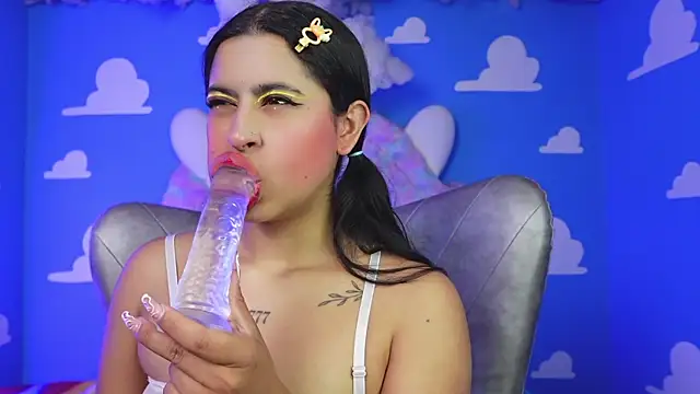 miss romyna online show from April 13, 2026, 11:03 am