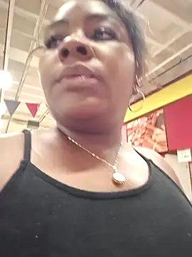 kaorysquirt online show from November 27, 2025, 2:17 pm