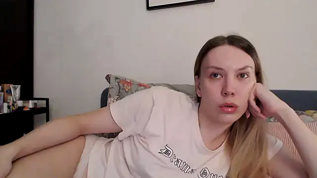 Snapshot of Scarlettford chatting on March 16, 2026, 3:48 pm Scarlettford online show from March 16, 2026, 3:48 pm