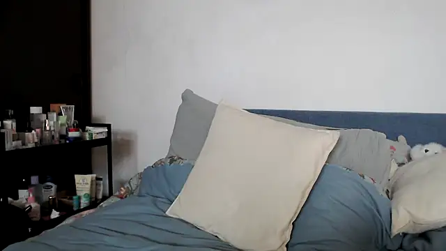 Snapshot of Scarlettford chatting on February 26, 2026, 12:16 pm Scarlettford online show from February 26, 2026, 12:16 pm