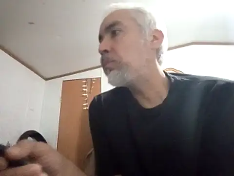 Xoc8  online show from February 4, 2026, 2:17 am