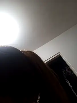 Snapshot of AnthonelaDuque chatting on February 21, 2025, 1:22 am AnthonelaDuque online show from February 21, 2025, 1:22 am