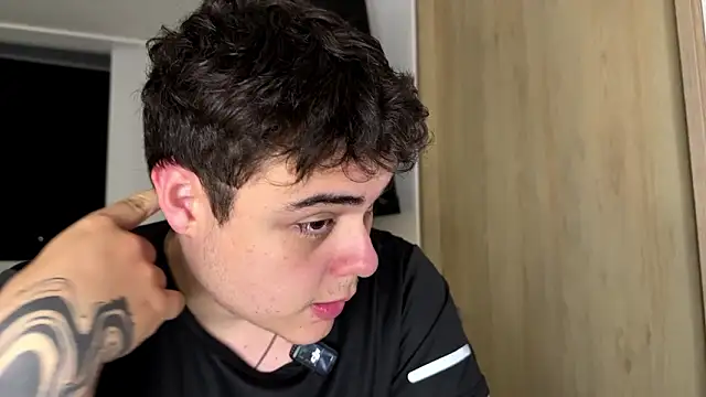 Snapshot of odin_blake chatting on February 26, 2026, 2:44 am odin blake online show from February 26, 2026, 2:44 am