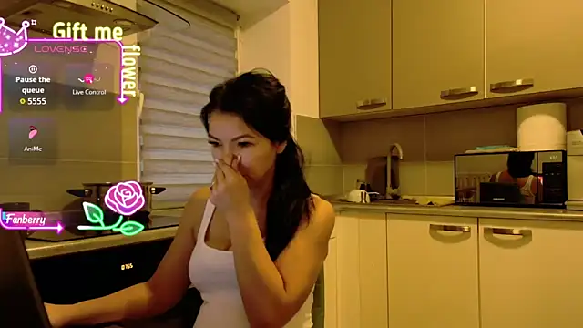 alisoncassie online show from October 9, 2025, 4:57 am