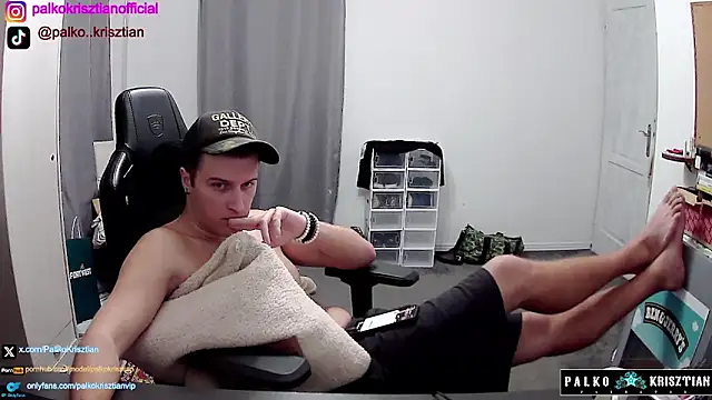 PKrisztian online show from December 2, 2025, 9:05 pm