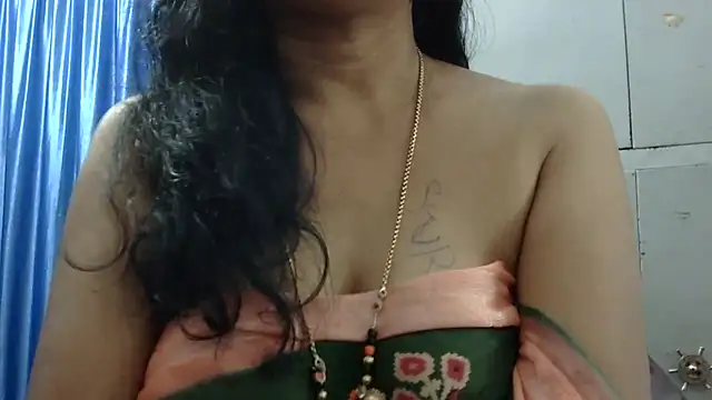 Snapshot of Vijji-telugu chatting on November 17, 2025, 4:00 pm Vijji-telugu online show from November 17, 2025, 4:00 pm