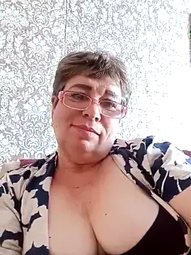 Snapshot of Lee_Nell chatting on February 17, 2025, 7:04 am Lee Nell online show from February 17, 2025, 7:04 am