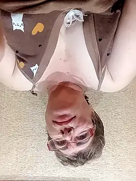 Snapshot of Lee_Nell chatting on March 2, 2025, 10:45 pm Lee Nell online show from March 2, 2025, 10:45 pm