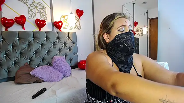 SalmaZaman online show from February 25, 2025, 10:31 pm